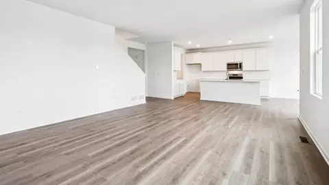 Living - 14725 S Parkview Dr, Plainfield, IL 60544 photo 3 of 4