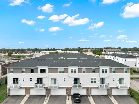 View/Area - 1125 Dock St, Des Plaines, IL 60018 photo 1 of 2
