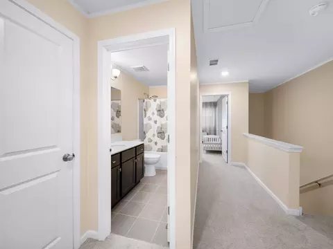 Entry Way - 1125 Dock St, Des Plaines, IL 60018 photo 5 of 5