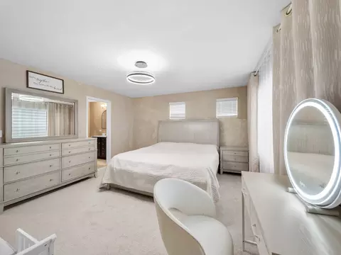 Bedroom - 1125 Dock St, Des Plaines, IL 60018 photo 4 of 5