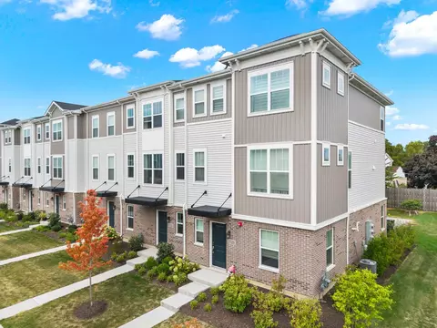 Exterior - 1125 Dock St, Des Plaines, IL 60018 photo 1 of 1