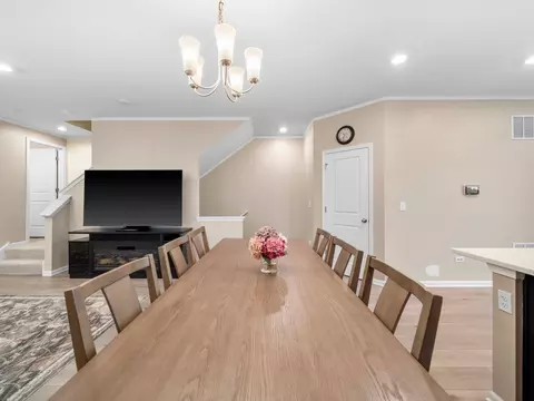 Dining - 1125 Dock St, Des Plaines, IL 60018 photo 1 of 2