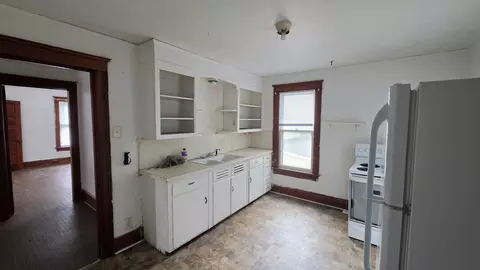 1002 Oak Ave S, Freeport, IL 61032 photo 7
