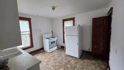 1002 Oak Ave S, Freeport, IL 61032 photo 8
