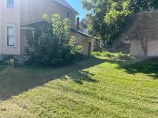 1002 Oak Ave S, Freeport, IL 61032 photo 4