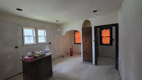 Entry Way - 1303 S Oak Ave, Freeport, IL 61032 photo 1 of 1