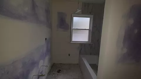 Bath - 1303 S Oak Ave, Freeport, IL 61032 photo 1 of 2