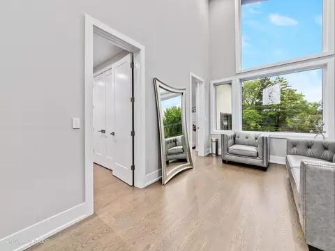 Entry Way - Undisclosed, Northbrook, IL 60062 photo 3 of 3