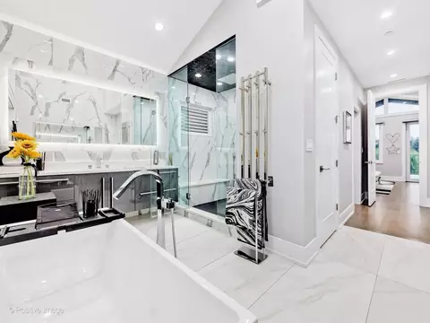Bath - Undisclosed, Northbrook, IL 60062 photo 8 of 10