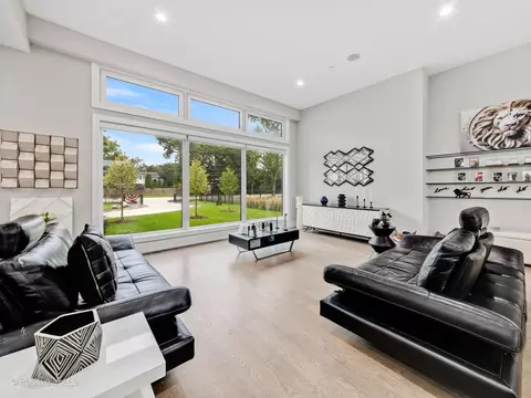 Living - Undisclosed, Northbrook, IL 60062 photo 3 of 15
