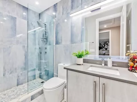 Bath - Undisclosed, Northbrook, IL 60062 photo 3 of 10