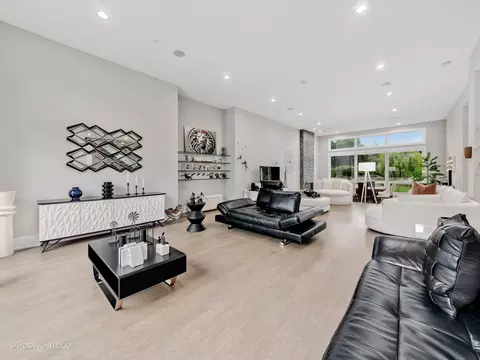 Living - Undisclosed, Northbrook, IL 60062 photo 2 of 15