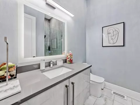 Bath - Undisclosed, Northbrook, IL 60062 photo 1 of 10