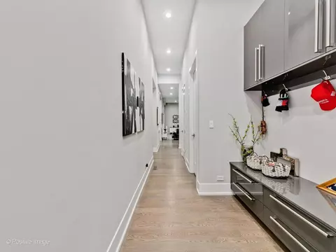 Entry Way - Undisclosed, Northbrook, IL 60062 photo 2 of 3