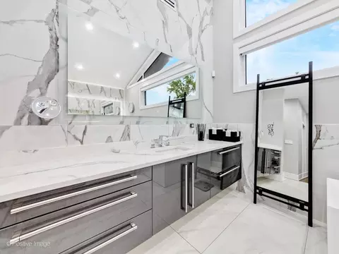 Bath - Undisclosed, Northbrook, IL 60062 photo 6 of 10
