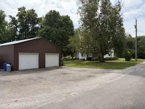 Exterior - 211 N Seminary St, Downs, IL 61736 photo 39 of 52