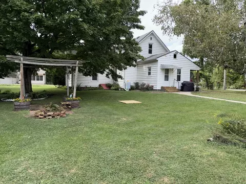 Exterior - 211 N Seminary St, Downs, IL 61736 photo 16 of 52