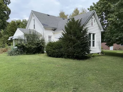 Exterior - 211 N Seminary St, Downs, IL 61736 photo 6 of 52