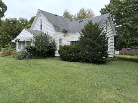 Exterior - 211 N Seminary St, Downs, IL 61736 photo 7 of 52