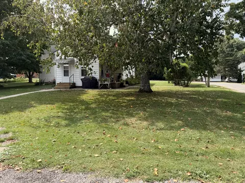Exterior - 211 N Seminary St, Downs, IL 61736 photo 31 of 52