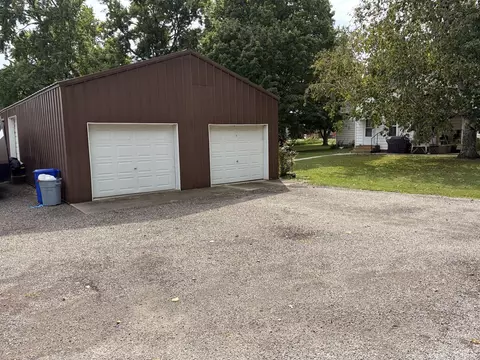 Exterior - 211 N Seminary St, Downs, IL 61736 photo 40 of 52