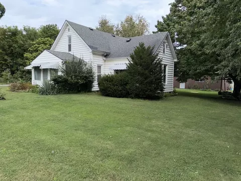 Exterior - 211 N Seminary St, Downs, IL 61736 photo 4 of 52