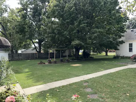 Exterior - 211 N Seminary St, Downs, IL 61736 photo 29 of 52