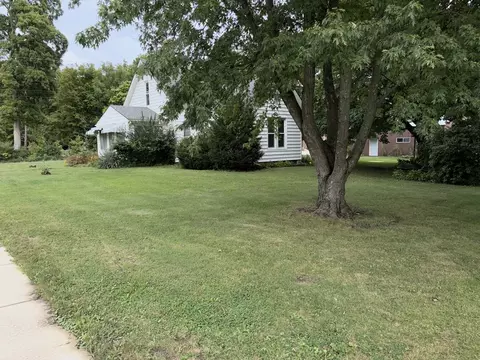 Exterior - 211 N Seminary St, Downs, IL 61736 photo 8 of 52