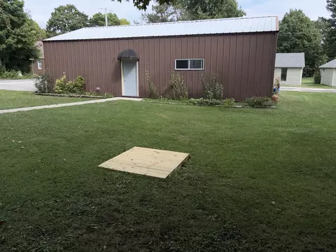 Exterior - 211 N Seminary St, Downs, IL 61736 photo 43 of 52