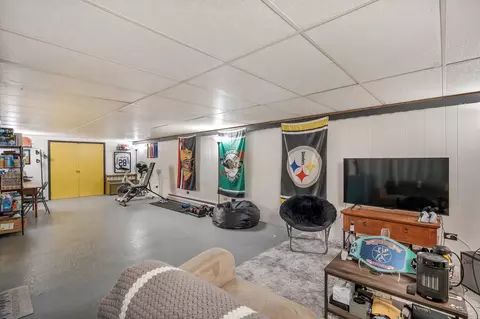Other - 952 W Grant Dr, Des Plaines, IL 60016 photo 5 of 6