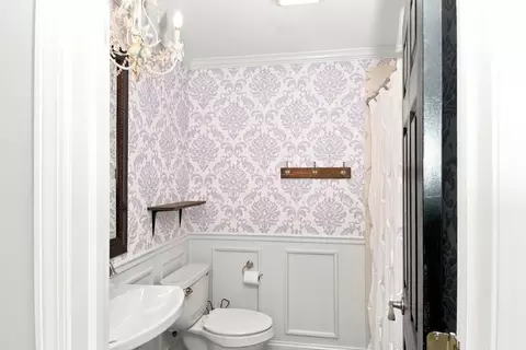 Bath - 1415 N Scully Dr, Mchenry, IL 60050 photo 2 of 3