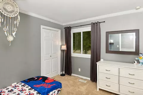 Bedroom - 1415 N Scully Dr, Mchenry, IL 60050 photo 1 of 6