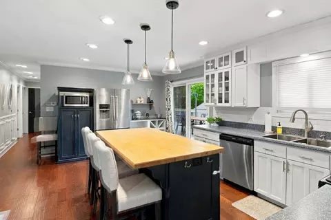 Kitchen - 1415 N Scully Dr, Mchenry, IL 60050 photo 2 of 3