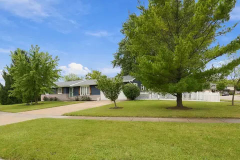 Exterior - 1415 N Scully Dr, Mchenry, IL 60050 photo 2 of 5