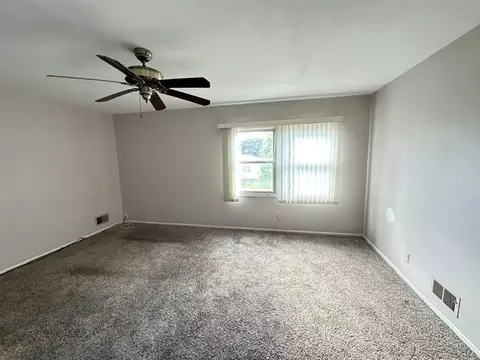 Living - 700 Butterfield Dr, Algonquin, IL 60102 photo 3 of 3