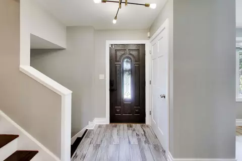 296 Springfield Ter, Des Plaines, IL 60018 photo 4