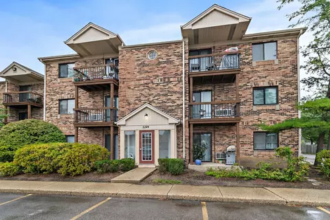 2249 Nichols Rd #28D, Arlington Heights, IL 60004
