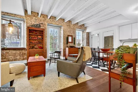 515 N Washington St #105, Alexandria, VA 22314