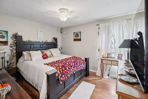Bedroom - 102 Lamar Dr, Salem, IL 62881 photo 3 of 6