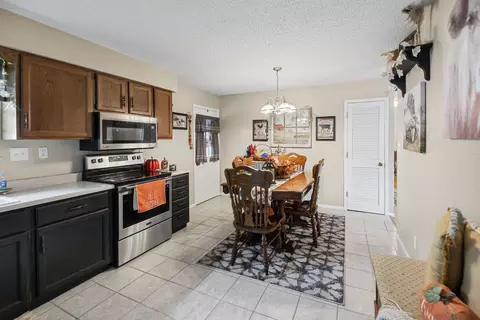 Other - 102 Lamar Dr, Salem, IL 62881 photo 5 of 8