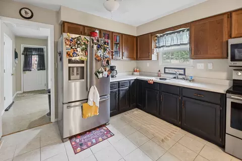Kitchen - 102 Lamar Dr, Salem, IL 62881 photo 1 of 3