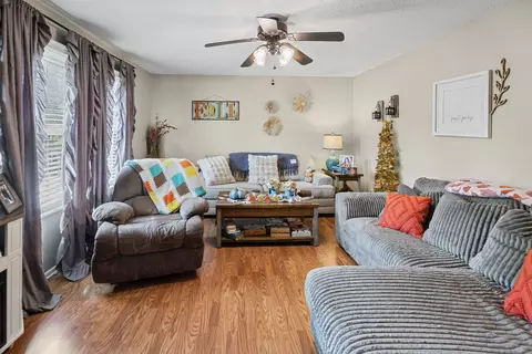 Living - 102 Lamar Dr, Salem, IL 62881 photo 2 of 2