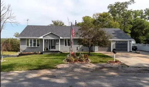 3818 Hobson Ave, Davenport, IA 52802