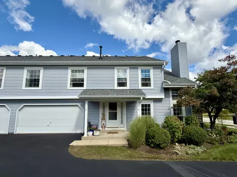3 S126 Timber Dr, Warrenville, IL 60555
