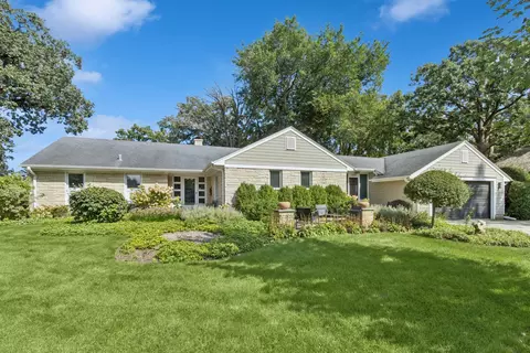 350 Homewood Ave, Libertyville, IL 60048