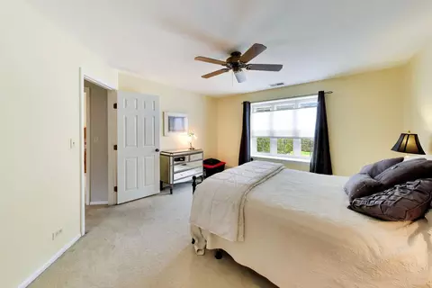Bedroom - 1012 Butternut Ln #D, Mount Prospect, IL 60056 photo 5 of 6