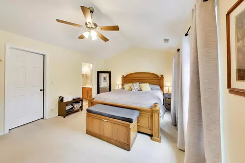 Bedroom - 1012 Butternut Ln #D, Mount Prospect, IL 60056 photo 2 of 6
