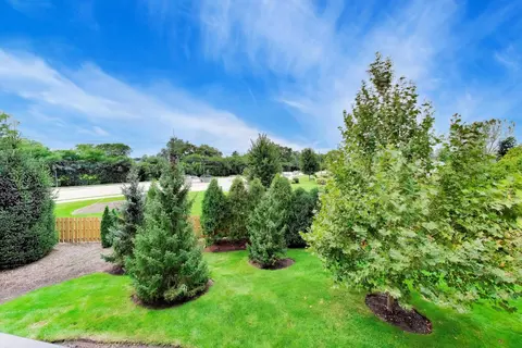 Exterior - 1012 Butternut Ln #D, Mount Prospect, IL 60056 photo 6 of 8