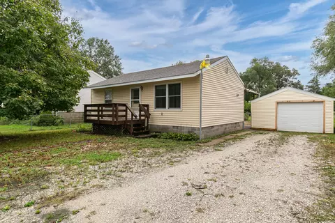 17112 10th Ave, East Moline, IL 61244