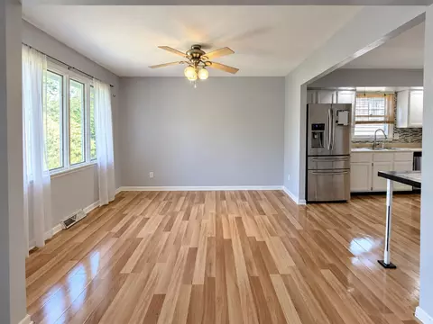Living - 1426 Hanson Dr, Normal, IL 61761 photo 3 of 8